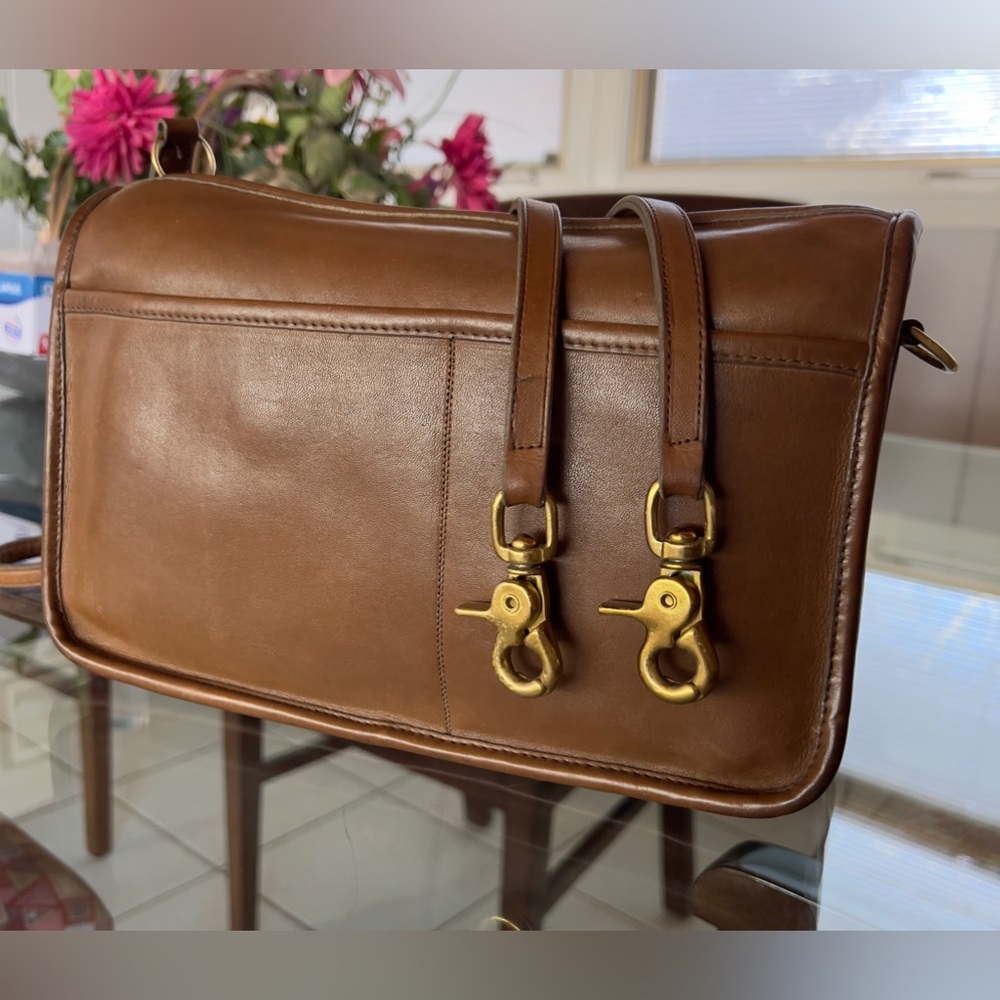 Vintage Coach #9300, Pre 1994 "Companion" Crossbody in Tabac/ Brass!